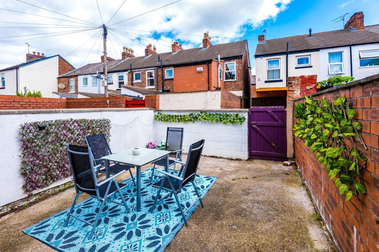 Spacious 2-Bed City-Centre Cottage In Chester By 53 Degrees Property - Ideal For Groups & Couples - Sleeps 6 Eksteriør billede